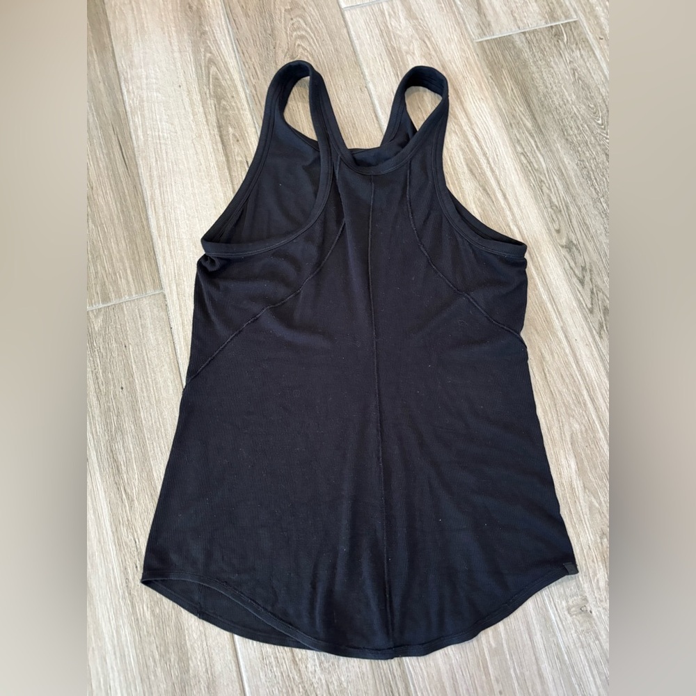 Lululemon tank - Picture 2 of 3